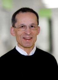 Pfr.-Christoph-Schneider_Bethlehem-Gesundheitszentrum_Anna-Wawra.jpg_1997892542 (c) St. Lucia Stolberg Pfr.-Christoph-Schneider_Bethlehem-Gesundheitszentrum_Anna-Wawra.jpg_1997892542 (c) St. Lucia Stolberg